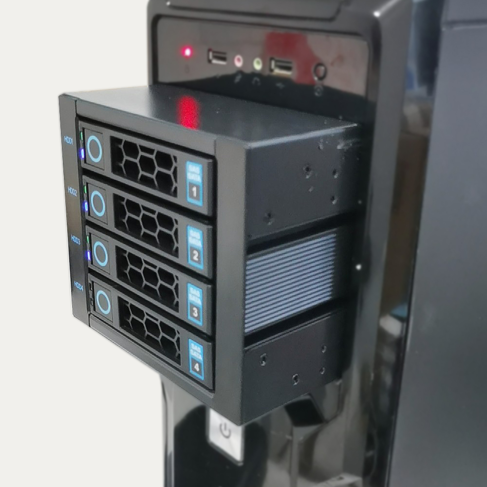 4-Bay Hot Swap ฮาร์ดดิสก์โมดูล - Server Rack Shelf บทวิจารณ์และราคา